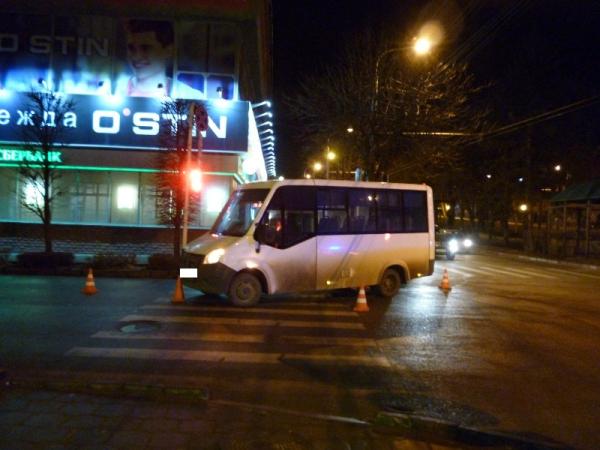 В Ставрополе на «зебре» маршрутное такси сбило женщину